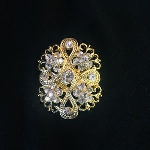 💥Host Pick💥 1” Gold Brooch w/White Rhinestones
